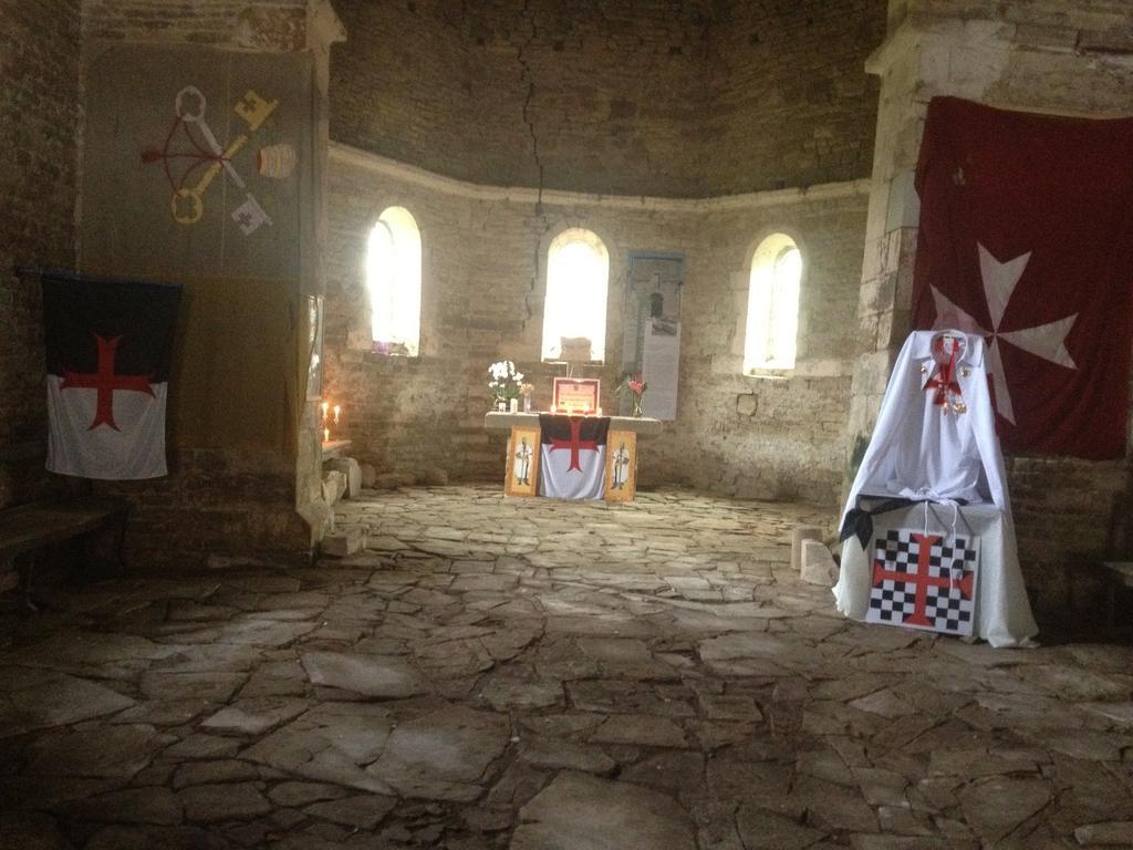 Chambres D'Hotes Les Templiers Rugney Luaran gambar